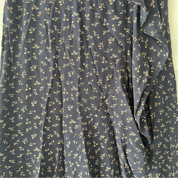 Madewell Ruffle-Wrap Midi Skirt in Spring Fling 15747 - Picture 7 of 12